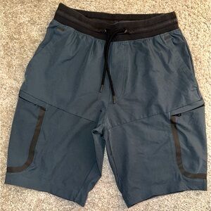 Used- Under Armour- Mens Size MD/M - Fitted